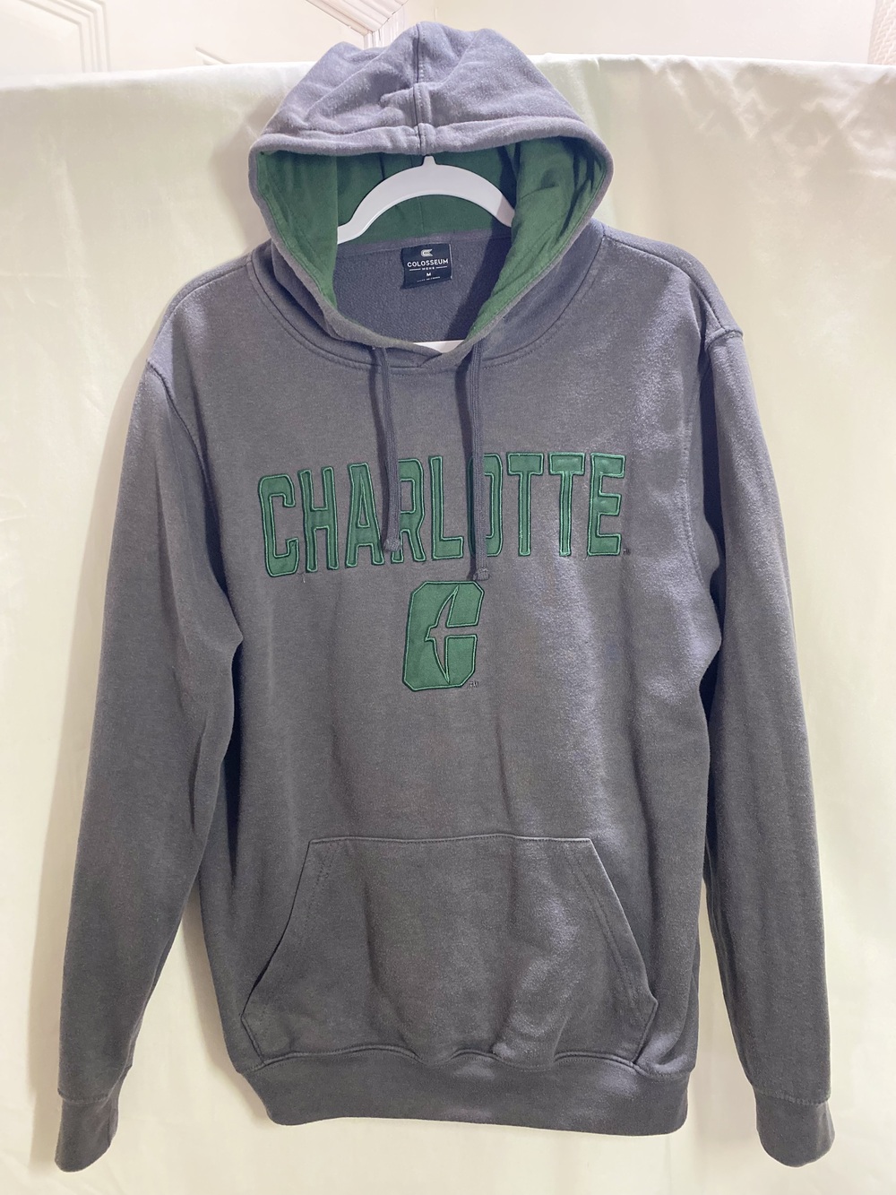 Charlotte 49ers Colosseum Men Hoodie Grey Green Pullover Sweatshirt Size Medium